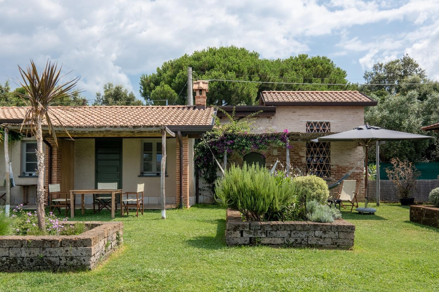 Olimagio Farm Stay With Animals And 25M Pool, Beach At Cycling Distance Pietrasanta Exterior foto